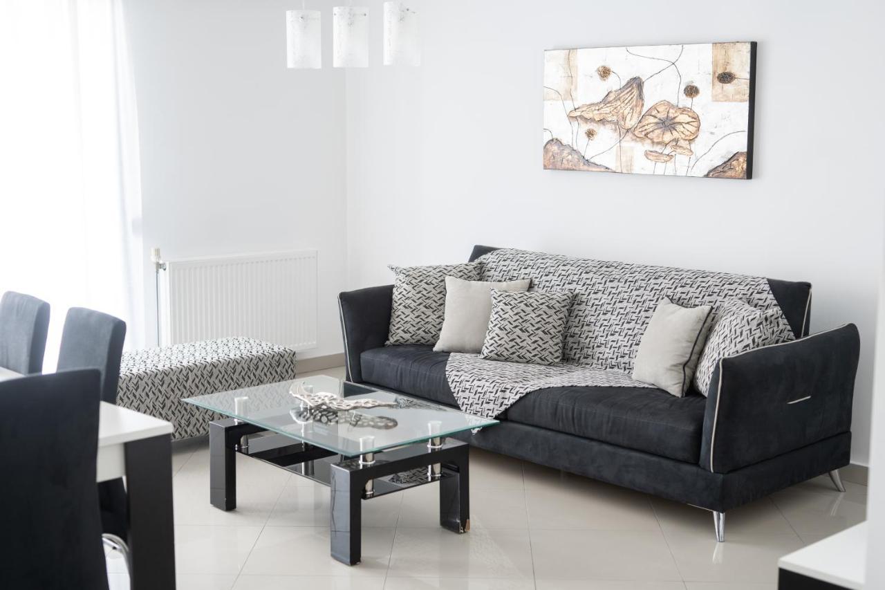 Aelia Apartments Néa Péramos 외부 사진