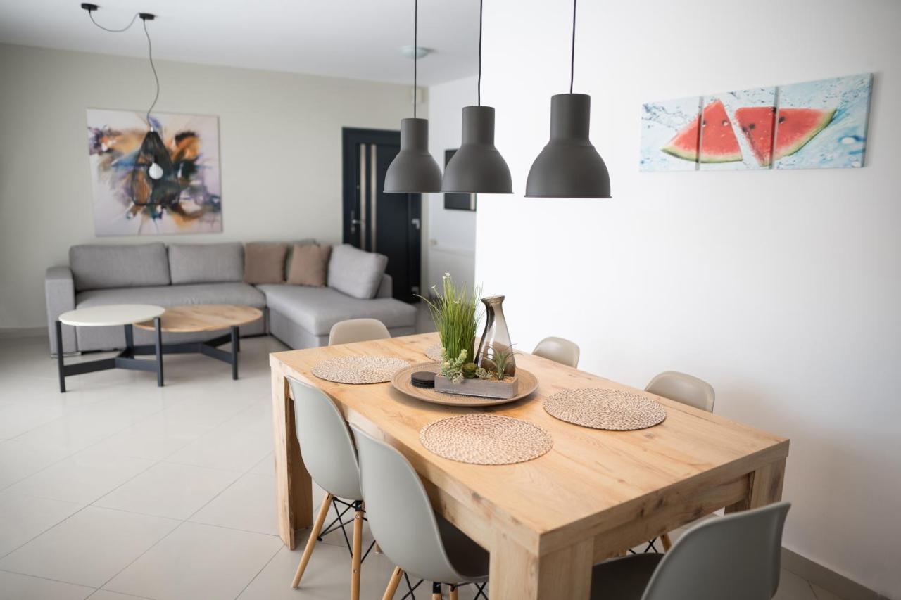 Aelia Apartments Néa Péramos 외부 사진