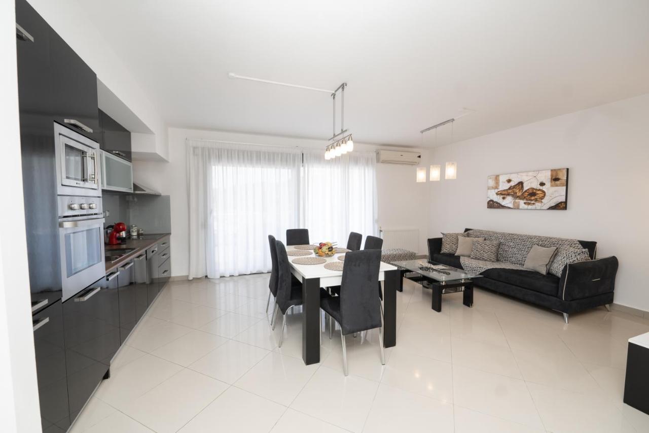 Aelia Apartments Néa Péramos 외부 사진