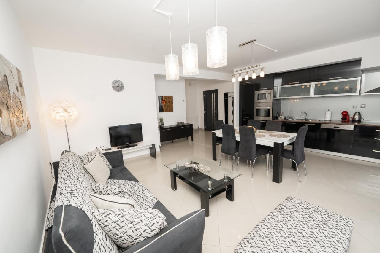 Aelia Apartments Néa Péramos 외부 사진
