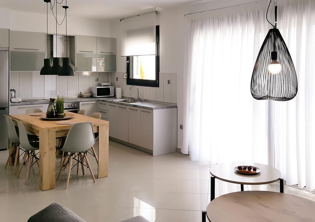 Aelia Apartments Néa Péramos 외부 사진